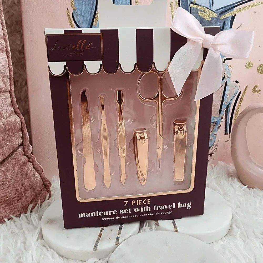 Danielle Creations 7 Piece Manicure Set ( For details see inside listing )